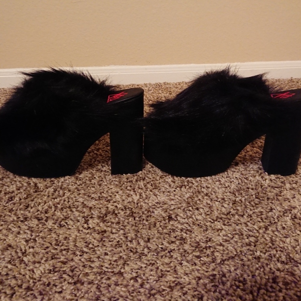 Shoes - Picture 3 of 5